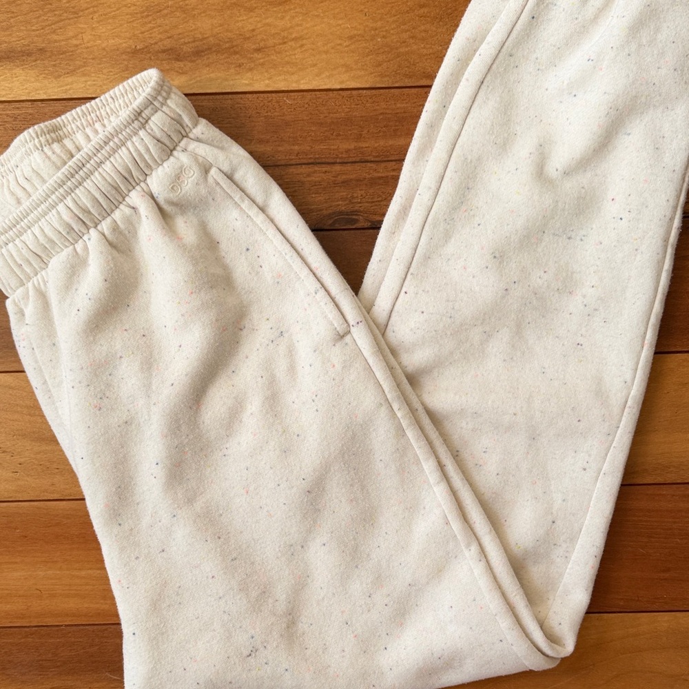 DSG Cream Women's Jogger Pants - Picture 2 of 2